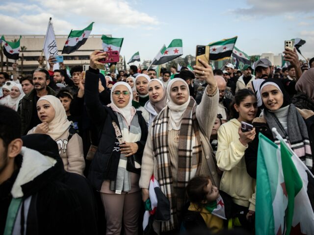 ‘Eu pertenço ao meu próprio país’: sírios comemoram um ano vox pops Damasco