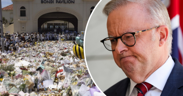 Primeiro Ministro Anthony Albanese. A comunidade judaica de NSW realiza uma vigília pelas vítimas e sobreviventes do Massacre de Bondi, uma semana depois, em Bondi Beach. Fotografia de Edwina Pickles. 21 de dezembro de 2025