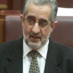 Nick Bolkus como senador em 1996.