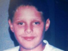 ‘Nunca haverá justiça’: mãe confronta o assassino do filho após décadas de dor ‘Nunca haverá justiça’: mãe confronta o assassino do filho após décadas de dor