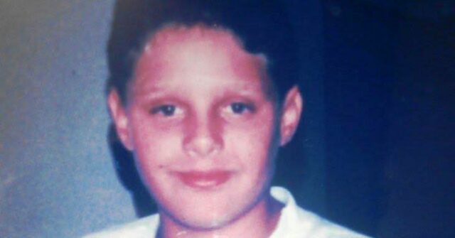 ‘Nunca haverá justiça’: mãe confronta o assassino do filho após ‘Nunca haverá justiça’: mãe confronta o assassino do filho após décadas de dor