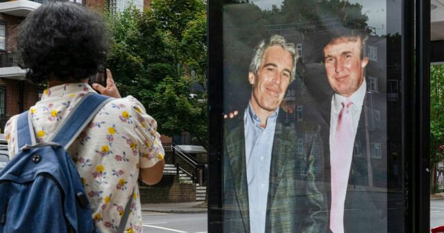 ‘Tapa na cara’: vítimas de Epstein criticam a divulgação de arquivos fortemente editados
