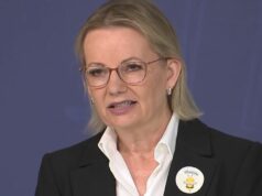 ‘Temos trabalho a fazer’: Oposição insta PM a abrir comissão real no ataque de Bondi O líder da oposição, Sussan Ley, convidou o primeiro-ministro Anthony Albanese a sentar-se e desenvolver o que é necessário para uma comissão real federal no alegado ataque terrorista em Bondi Beach.