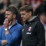 O técnico do Manchester United, Michael Carrick, comemora no final da partida da Premier League entre Manchester United e Arsenal em Old Trafford, em 2 de dezembro de 2021