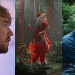 Uma fantasia de mascote de uniforme laranja fica enfaixada e ensanguentada na floresta com um machado