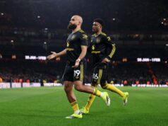 Cinco maiores vencedores e um perdedor na vitória do Manchester United sobre o Arsenal por 3-2 O Manchester United comemora o gol contra o Arsenal.