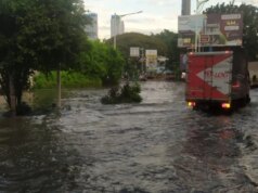 18 RTs em Jacarta ainda estavam inundados na manhã de quinta-feira 18 RTs em Jacarta ainda estavam inundados na manhã de quinta-feira