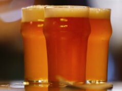 4 tendências de cerveja disponíveis em 2026 O condado de Sonoma oferece muitas alternativas saborosas ao triplo IPA de classe mundial da Russian River, Plínio, o Jovem. Uma das melhores cervejas do mundo, a Pliny custa uma hora de espera na fila. (Christopher Chung/A Imprensa Democrata)