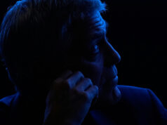 5 celebridades que inspiraram acessos de raiva épicos de Trump em 2025 ARQUIVO - Taylor Swift se apresenta na Paris Le Defense Arena durante seu show da Eras Tour em Paris, em 9 de maio de 2024. (AP Photo/Lewis Joly, Arquivo)