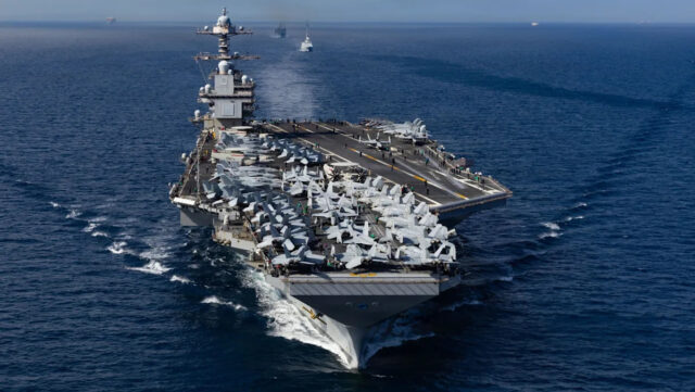 USS Carl Vinson no mar