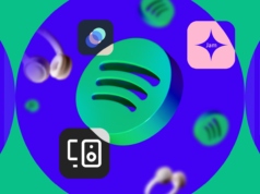 5 recursos do Spotify que nenhum outro aplicativo de música acerta Ilustração mostrando o logotipo do YouTube Music à esquerda e o logotipo do Spotify à direita, conectados por uma seta grande, com vários fones de ouvido flutuando em um fundo azul.