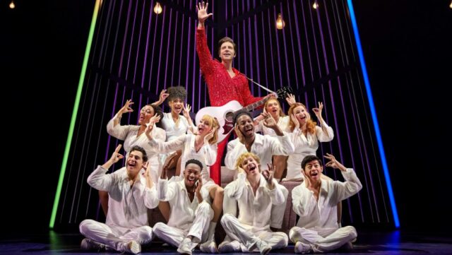 Michael B. Jordan cumpre dupla função, estrelando como gêmeos no filme surreal de Ryan Coogler ambientado na década de 1930 