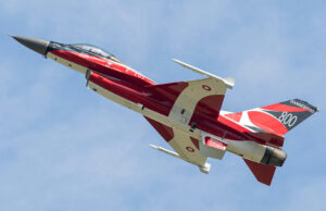 A Dinamarca está aposentando sua frota de F-16 – veja o jato de alta tecnologia que a está substituindo Vista frontal 3/4 do F-35A Lightning II em vôo