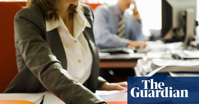 A IA está atingindo o Reino Unido com mais força do que outras grandes economias, segundo estudo
