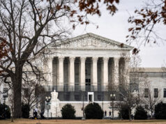 A Suprema Corte apoia a polícia de Montana em exigências de mandado durante emergências Yahoo news home