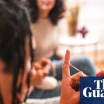 A ascensão da bolsa analógica: a resposta da moda ao apocalipse