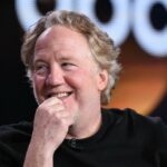A busca por Timothy Busfield, acusado de abuso sexual infantil, agora inclui o US Marshals Service: relatórios