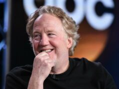 A busca por Timothy Busfield, acusado de abuso sexual infantil, agora inclui o US Marshals Service: relatórios A busca por Timothy Busfield, acusado de abuso sexual infantil, agora inclui o US Marshals Service: relatórios
