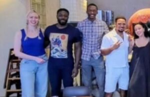 A capa das estrelas de The Traitors, Ross e Ellie, é revelada com a prova de que eles se conhecem há ANOS, enquanto os fãs farejam fotos deles em uma viagem de trabalho a partir de 2024 O disfarce de Ross e Ellie, estrelado por Traidores, aparentemente foi descoberto - com detetives online descobrindo uma foto dos dois juntos de 2024