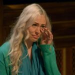 A concorrente dos Traidores, Ellie, começou a chorar ao ser banida durante a emocionante mesa redonda de sexta-feira