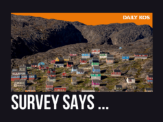 A conspiração de Trump na Groenlândia faz o público ver o vermelho Pessoas protestam contra a política de Trump em relação à Groenlândia em frente ao consulado dos EUA em Nuuk, Groenlândia, sábado, 17 de janeiro de 2026. (AP Photo/Evgeniy Maloletka)