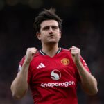 Harry Maguire comemora gol pelo Manchester United.