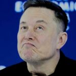 Elon Musk está na fila para receber um pagamento de um trilhão de dólares, mas apenas se atingir metas ambiciosas.