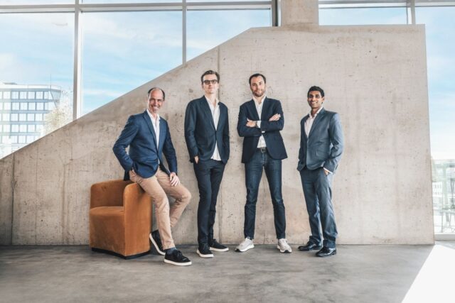 A empresa de capital de risco 2150 levanta um fundo Four men standing in front of a concrete wall.