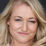 A escritora de 'True Blood' e 'Jessica Jones' Raelle Tucker lançará o romance de estreia 'Obscura'