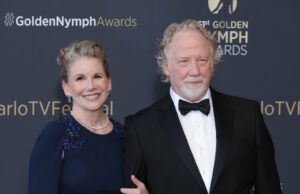 A esposa de Timothy Busfield postou sobre abuso sexual infantil semanas antes do mandado GettyImages-93341396Timothy-Busfield-está-enfrentando-mandado-de-prisão-para-acusações-de-abuso-sexual-infantil.jpg