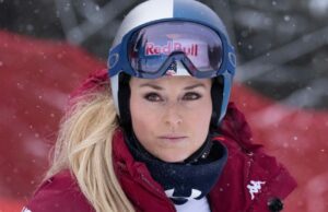 A esquiadora Lindsey Vonn bate e machuca o joelho uma semana antes do retorno das Olimpíadas de Inverno A esquiadora Lindsey Vonn bate e machuca o joelho uma semana antes do retorno das Olimpíadas de Inverno
