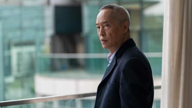 A estrela da 'indústria' Ken Leung em Harper trazendo Eric da aposentadoria 'aconchegante' do golfe e das meninas na abertura da 4ª temporada: 'Ele de repente precisa dela mais do que ela dele'
