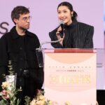 A estrela de 'KPop Demon Hunters' EJAE fica emocionada ao aceitar a melhor música original por 'Golden' no American Cinematheque Tribute: 'It Helped Bring Light in a Very Dark Time in my Life'