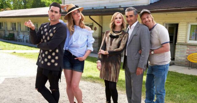 A estrela de 'Schitt's Creek' Dan Levy quebra o silêncio Riacho de SCHITT