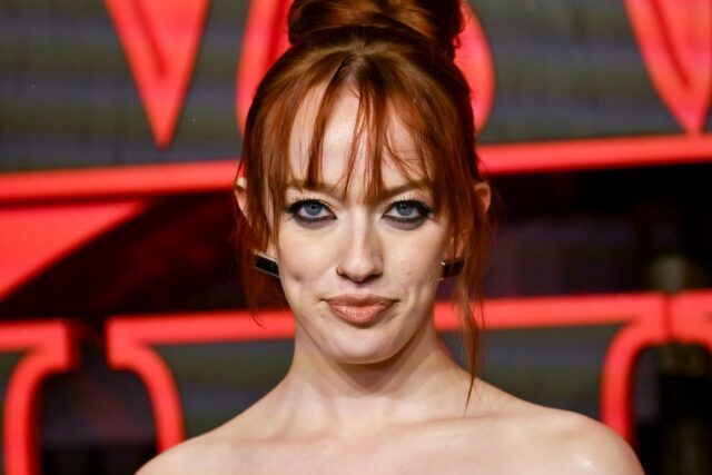 A estrela de 'Stranger Things', Amybeth McNulty, diz que ingressar no fenômeno Netflix tem sido “alguns anos estranhos”
