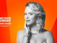 A estrela de ‘Real Housewives Of Beverly Hills’ Amanda Frances admite que não sabia quem era Jennifer Tilly antes de entrar no programa: “Jennifer não se ofendeu com isso” A estrela de ‘Real Housewives Of Beverly Hills’ Amanda Frances admite que não sabia quem era Jennifer Tilly antes de entrar no programa: “Jennifer não se ofendeu com isso”