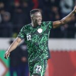 Diretor de futebol Jason Wilcox em ação durante uma sessão de treinamento do time principal no complexo de treinamento Carrington em 2025 em Manchester, Inglaterra.