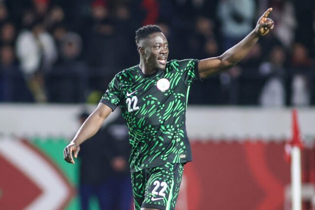 Diretor de futebol Jason Wilcox em ação durante uma sessão de treinamento do time principal no complexo de treinamento Carrington em 2025 em Manchester, Inglaterra.