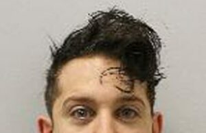 A estrela do Spandau Ballet é culpada de estuprar uma mulher e de agredir sexualmente e tentar estuprar outra A estrela do Spandau Ballet é culpada de estuprar uma mulher e de agredir sexualmente e tentar estuprar outra