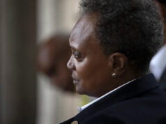 A ex-prefeita de Chicago Lori Lightfoot processou por dívida de cartão de crédito Yahoo news home