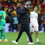 Pape Thiaw chamou seus jogadores para fora do campo em um protesto extraordinário na final da AFCON