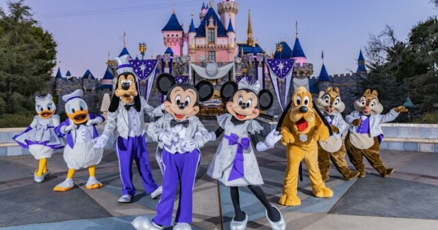 A frequência do Disneyland Park atinge 900 milhões em 70 anos de atividade
