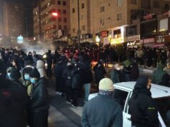 A implantação ‘distinta’ de drones do Irã faz com que o número de mortos aumente em meio a protestos violentos A implantação 'distinta' de drones do Irã faz com que o número de mortos aumente em meio a protestos violentos