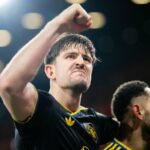 Harry Maguire comemora gol pelo Manchester United.