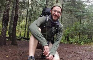 A irmã de Alex Pretti critica ‘mentiras nojentas’ enquanto a reação do ICE aumenta Esta foto sem data fornecida por Michael Pretti mostra Alex J. Pretti, o homem que foi baleado por um oficial federal em Minneapolis. (Michael Pretti via AP)