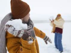 A luta de bolas de neve mais divertida que o dinheiro pode comprar A luta de bolas de neve mais divertida que o dinheiro pode comprar