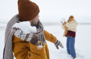 A luta de bolas de neve mais divertida que o dinheiro pode comprar A luta de bolas de neve mais divertida que o dinheiro pode comprar
