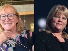 A mãe de Taylor Swift, Andrea, liga os braços a Donna Kelce no Festival de Sundance Denver Broncos x Kansas City Chiefs, Taylor Swift e Donna Kelce