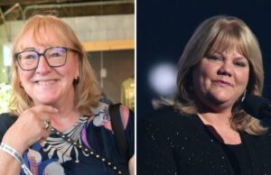 A mãe de Taylor Swift, Andrea, liga os braços a Donna Kelce no Festival de Sundance Denver Broncos x Kansas City Chiefs, Taylor Swift e Donna Kelce