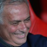 A magia de Mourinho mantém o Benfica na corrida pela Liga dos Campeões e leva o Real Madrid aos playoffs